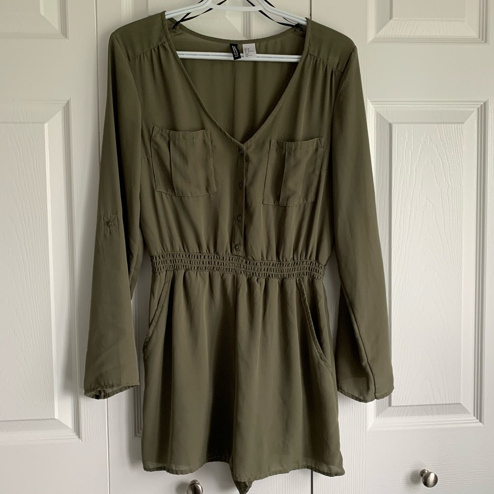 GREEN ROMPER - Picture 9 of 11